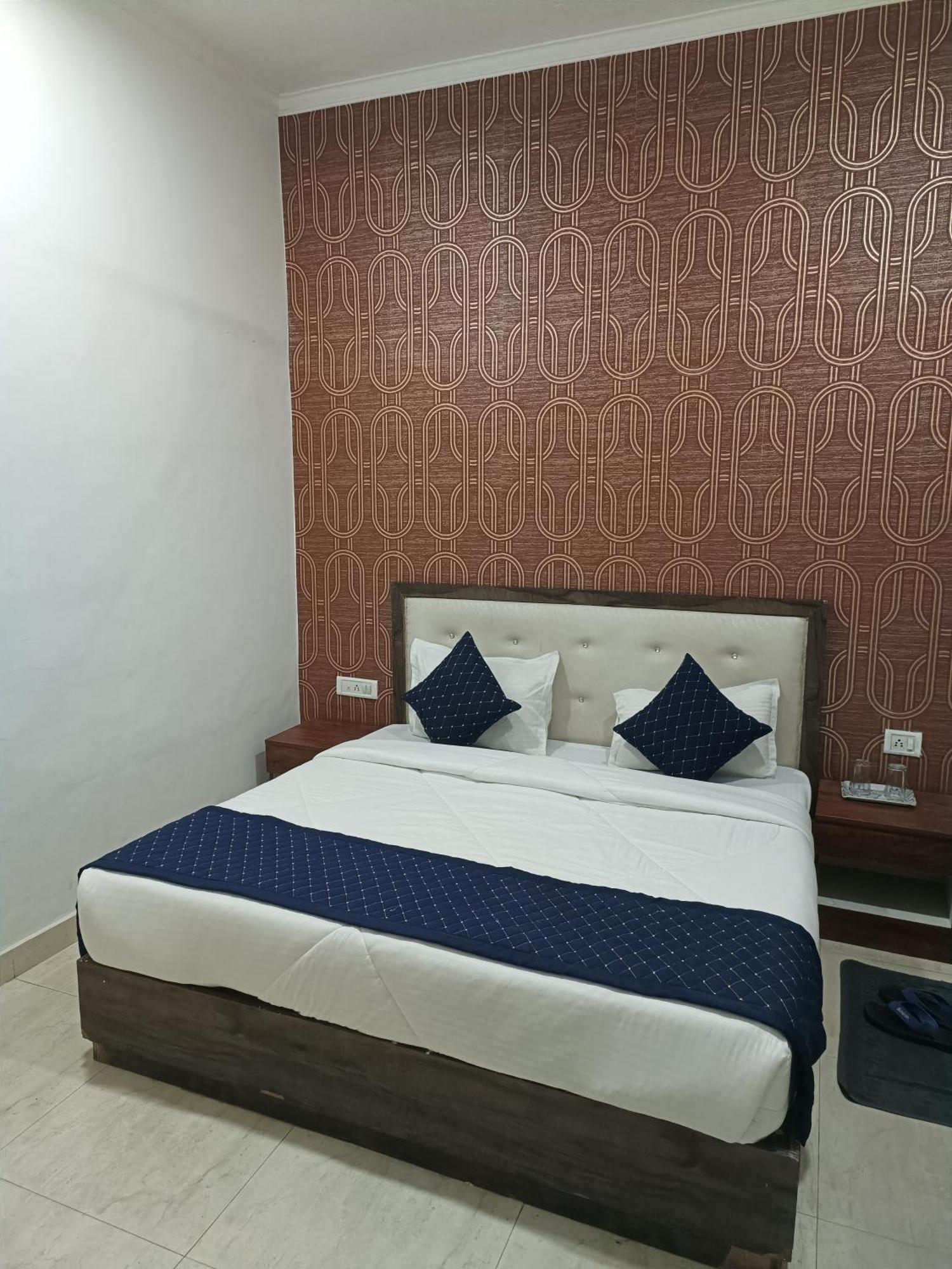 Hotel O Sweet Palace New Delhi Eksteriør bilde