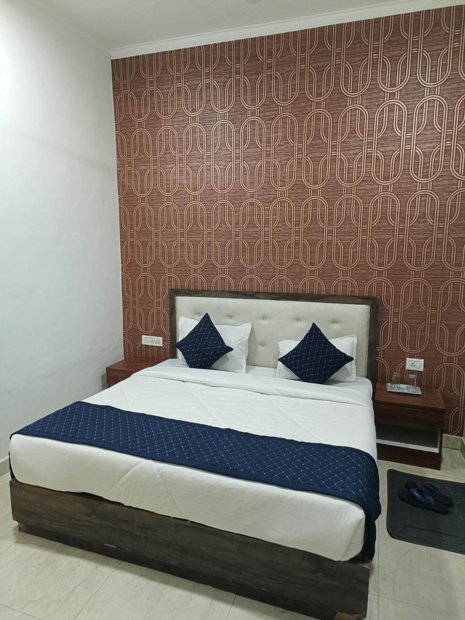 Hotel O Sweet Palace New Delhi Eksteriør bilde